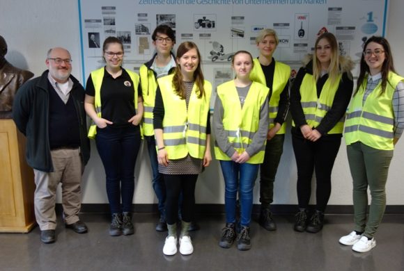 girlsatec Technik-Camp zu Besuch bei ASSA ABLOY girlsatec Technik-Camp zu Besuch bei ASSA ABLOY