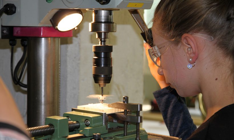 Steckspiel selbst gemacht im Technik-Camp Steckspiel selbst gemacht im Technik-Camp