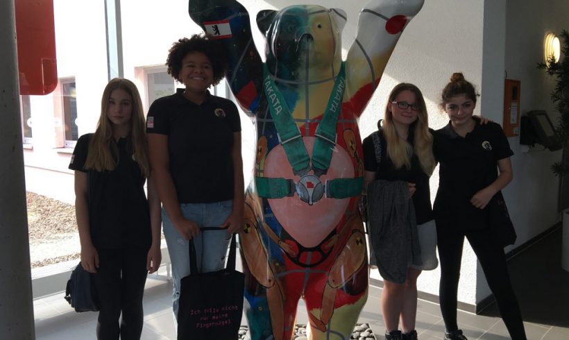 girlsatec-Technik-Camp besucht TAKATA girlsatec-Technik-Camp besucht TAKATA