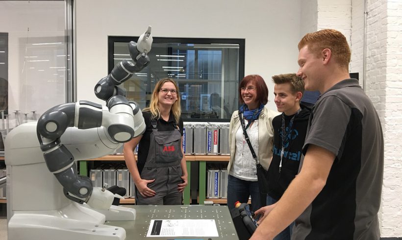 Erster Tag der offenen Tür im neu eröffneten ABB Ausbildungszentrum Berlin Erster Tag der offenen Tür im neu eröffneten ABB Ausbildungszentrum Berlin