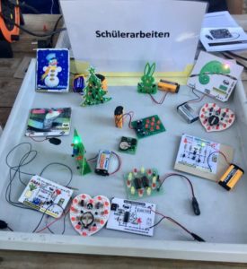 Lötarbeit Schülerinnen