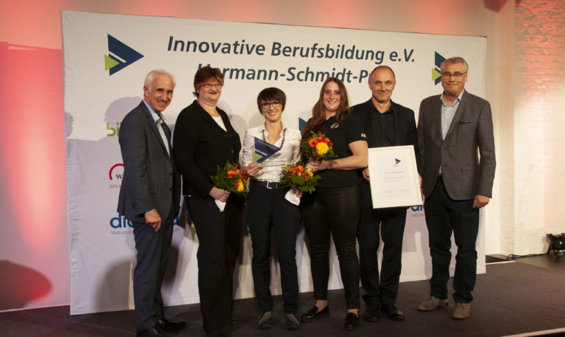 Hermann-Schmidt-Preis für girlsatec Hermann-Schmidt-Preis für girlsatec